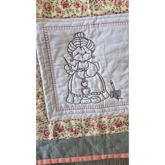 Sweet " Little Quilting Lady " Machine Embroidered Squares  On A Quilt 47x37" - Picture 9 of 16